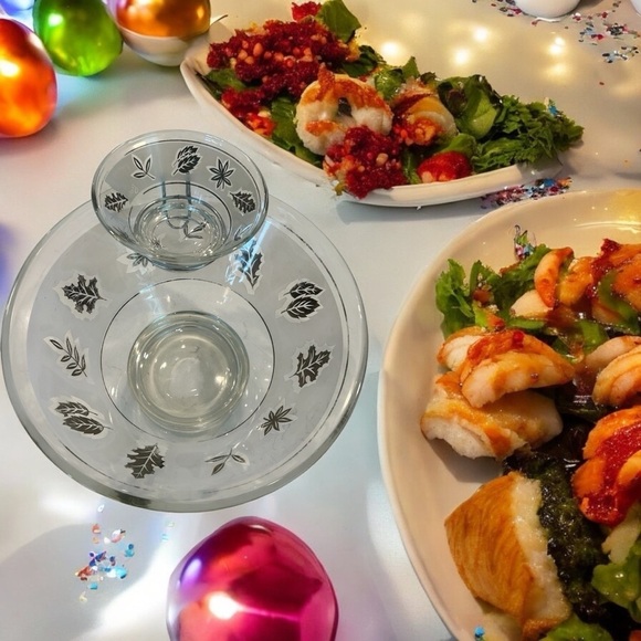 Mid-century Starlyte Chip and Dip Bowls in Silver Leaf - Picture 3 of 13